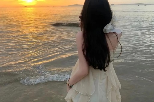 一天4瓜！带着女儿偷腥、滞留迪拜、直播带货怒怼网友个个离谱